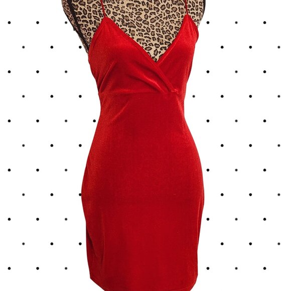 Red soft velvety feel mini dress with spaghetti straps - Picture 3 of 3